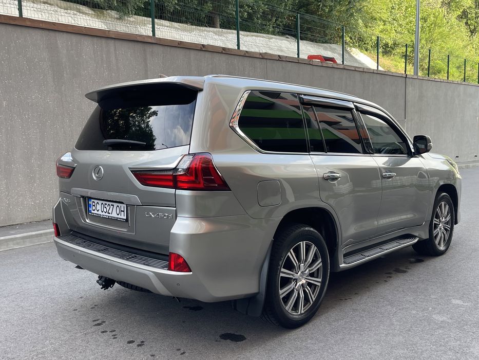 Продам официальный автомобиль Lexus LX 450
