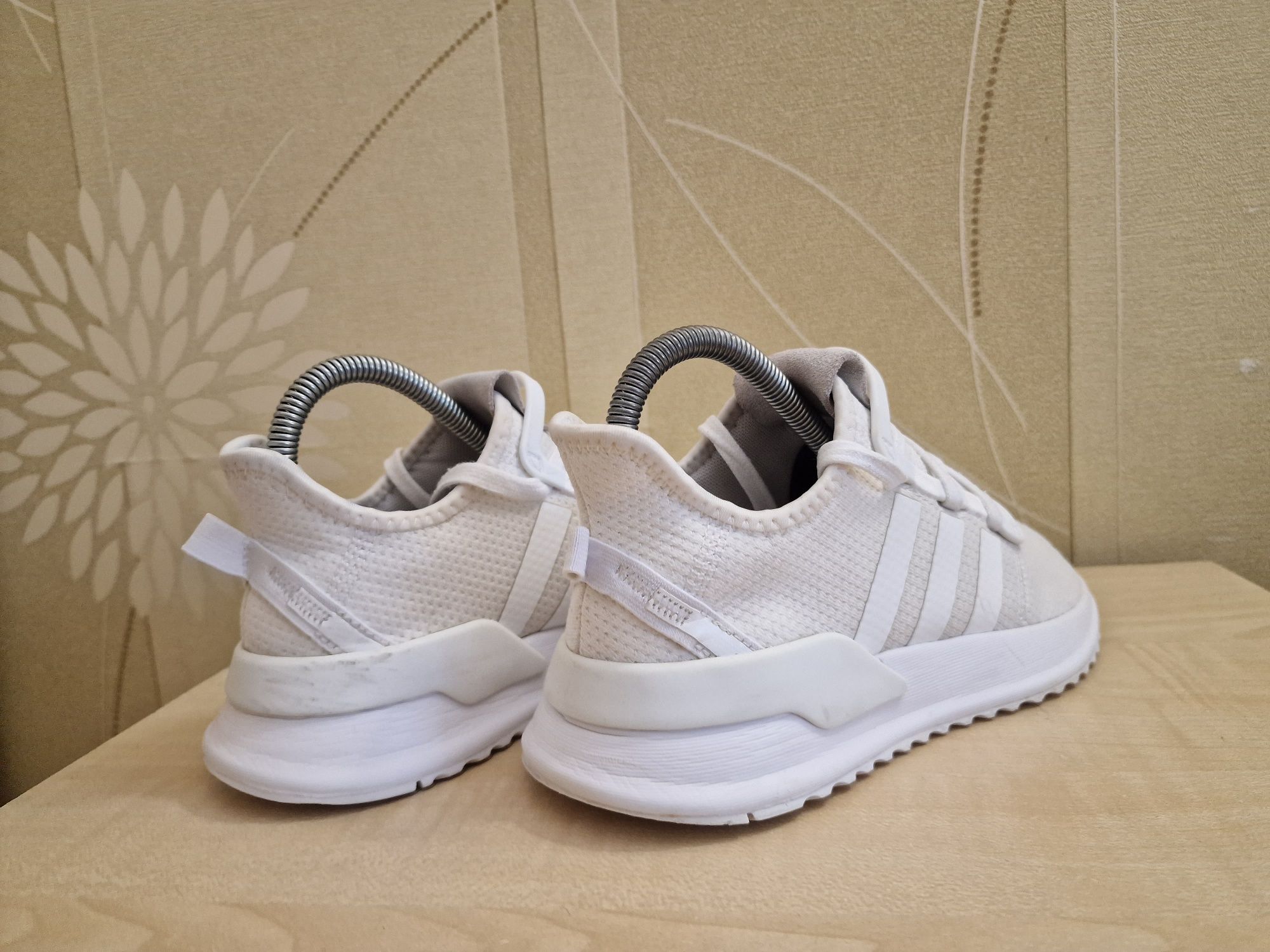 Кросівки Adidas U Path Run оригінал розмір 35 1/2