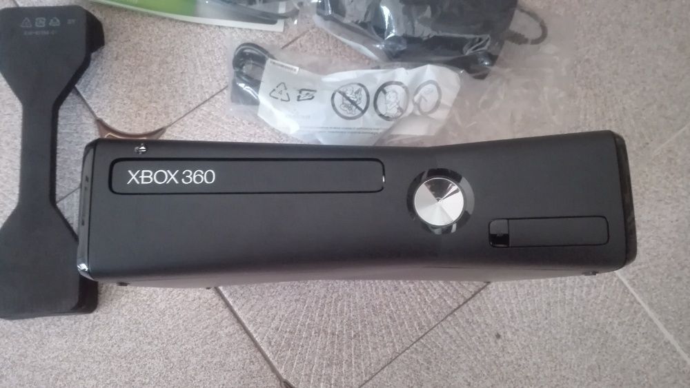 Xbox 360 250 gb, Xbox 360 250 gb