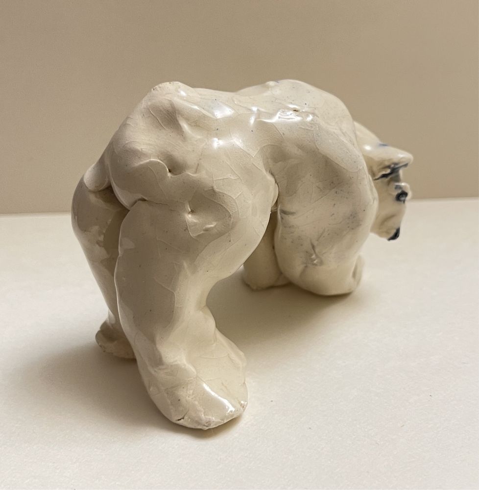 Stara ciekawa figurka ceramiczna niedźwiedź polarny