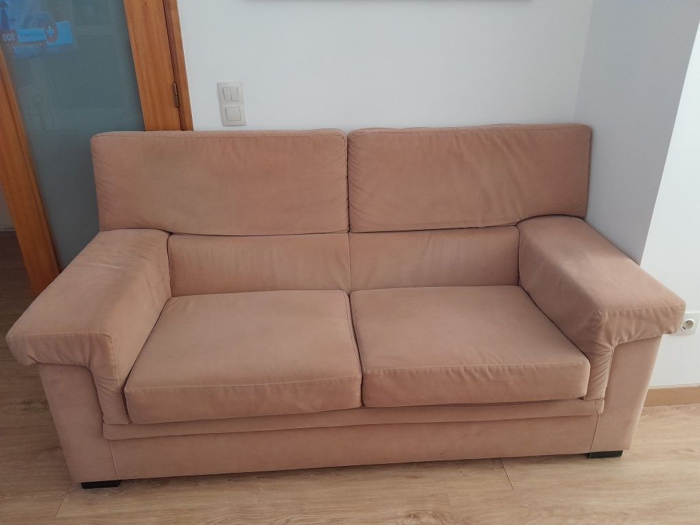 Vendo sofa com 1,75 comp. e 0,85 larg.