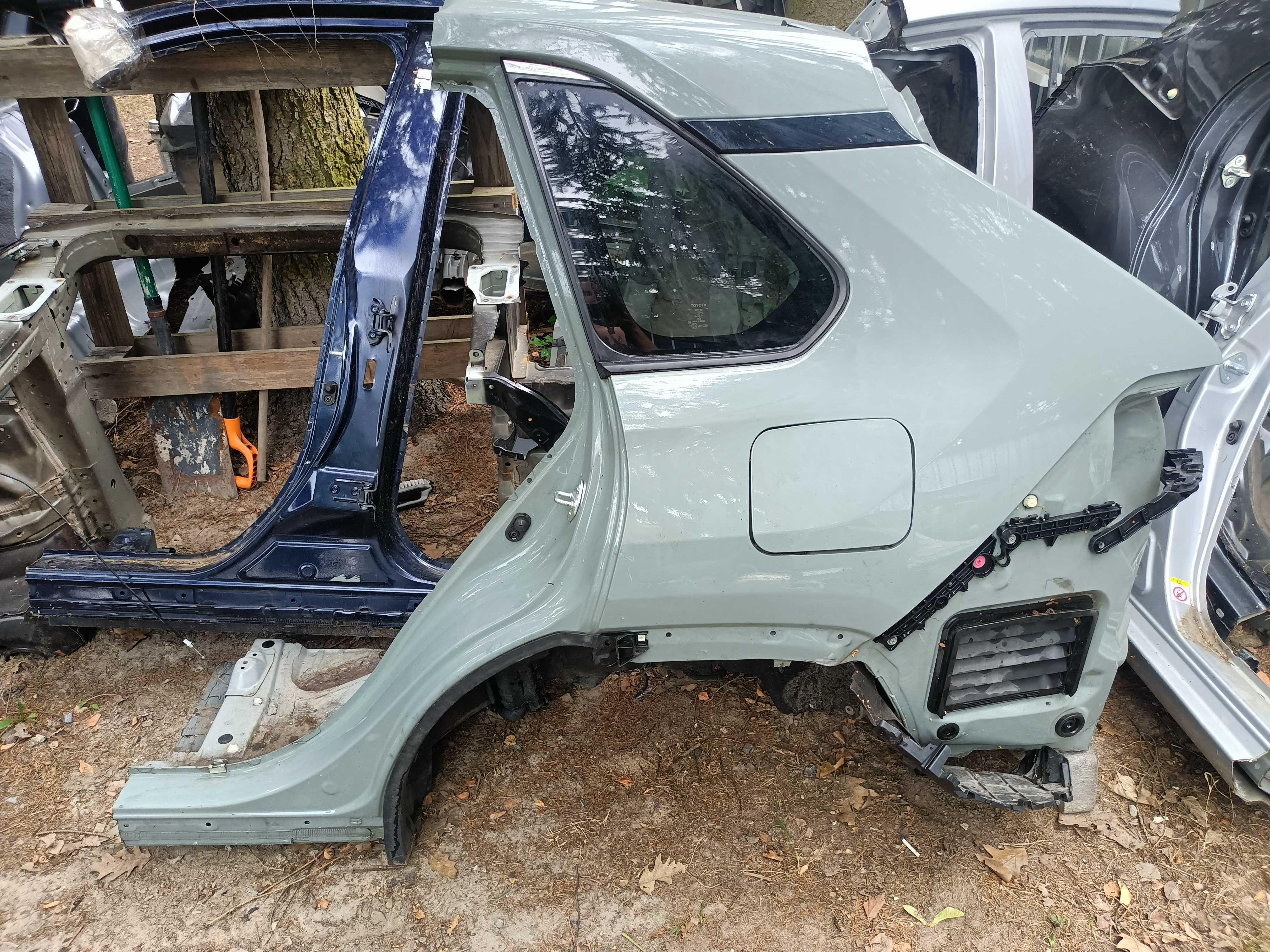 Toyota RAV4 V ćwiartka lewa tył wysyłka transport