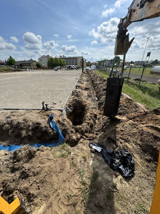 Usługi koparko ładowarką wyburzenia kucie prace ziemne /Elektryka/