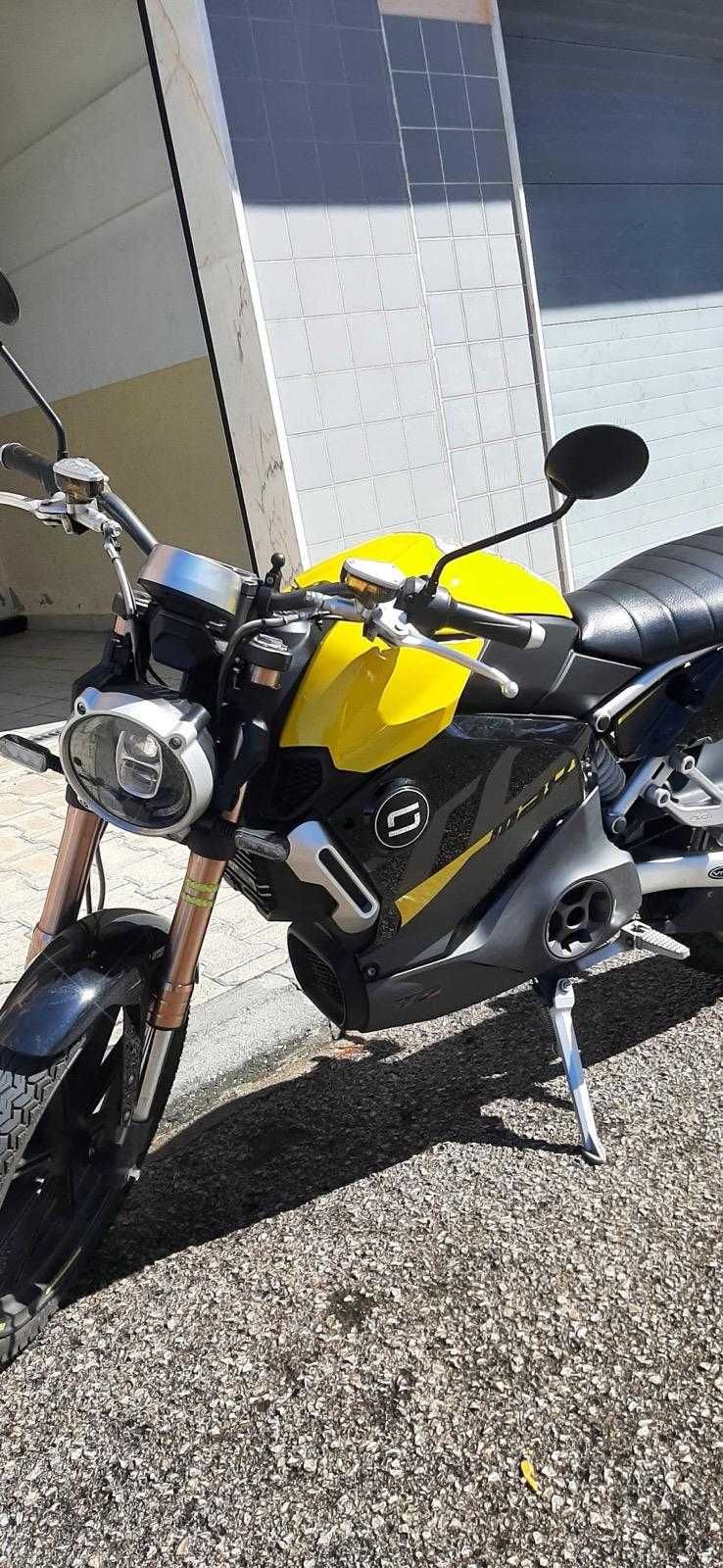 Super Soco TC MAX 2022