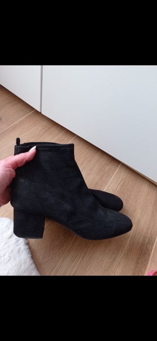 Botki czarne z elastyczną cholewką 41/42