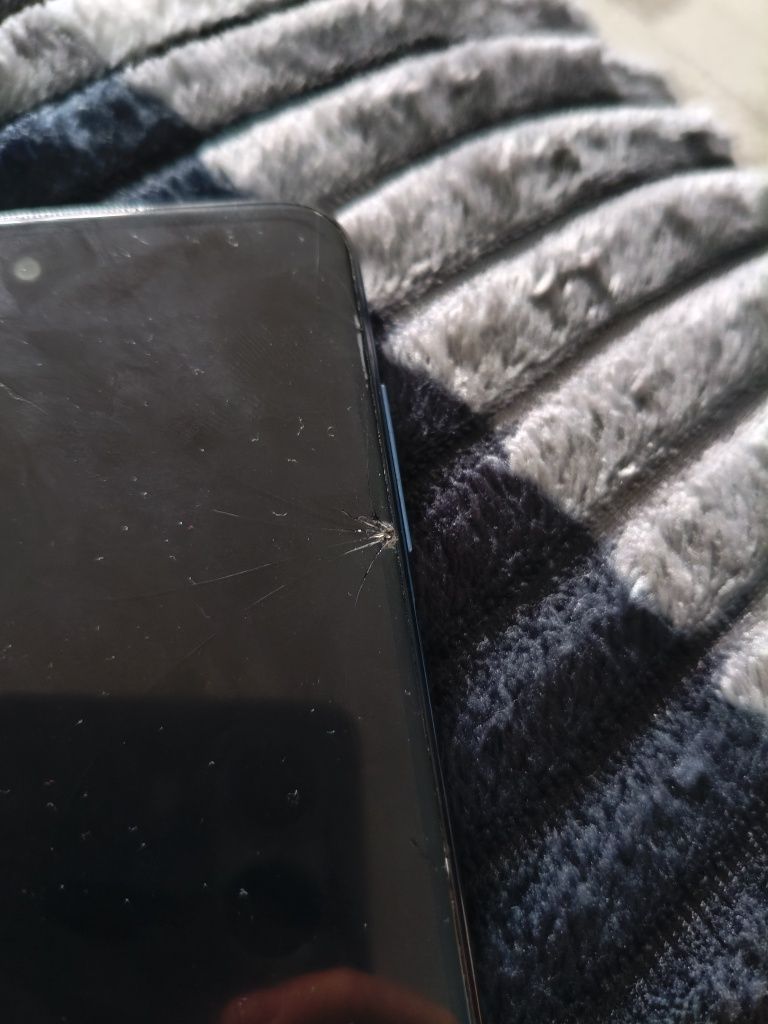 Продам Redmi note 9s 4/64
