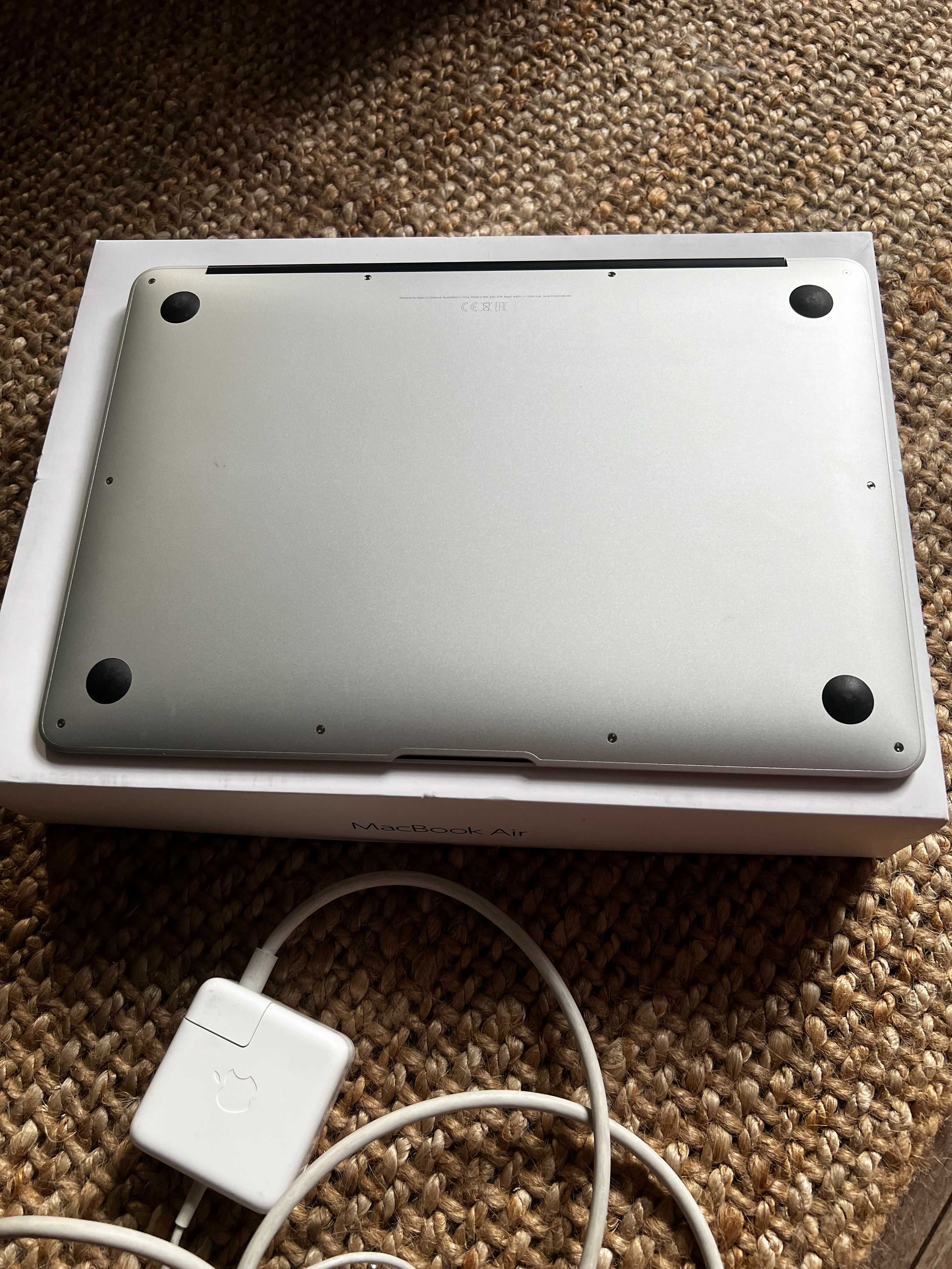 Laptop MacBook Air 13" mało używany, pełna sprawność