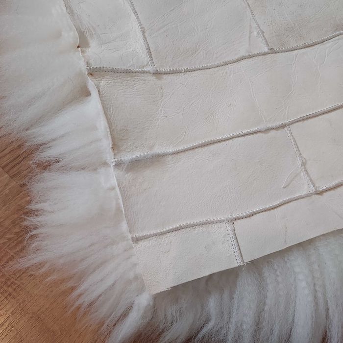 Zestaw 4 Podkładek na Krzesło Skóra Owcza Naturalna Biała