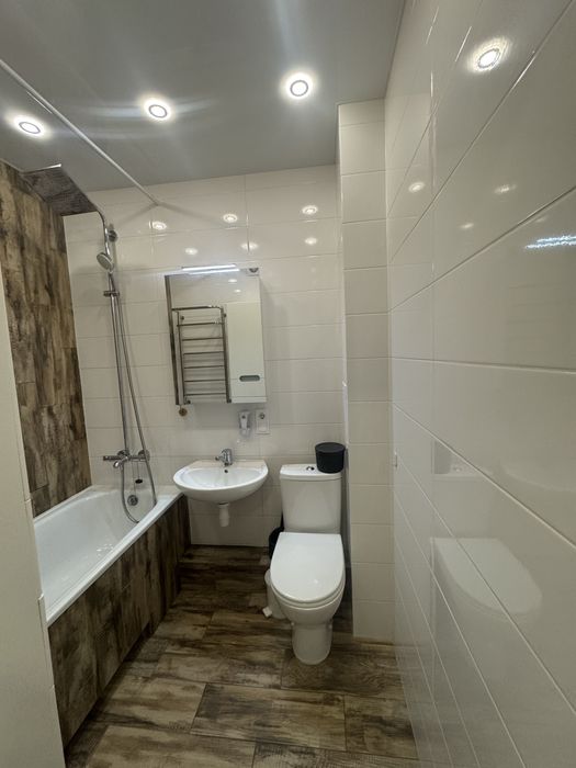 Продам 1 комнатную квартиру на Фрунзенском !Левый берег! Донецкое шосс