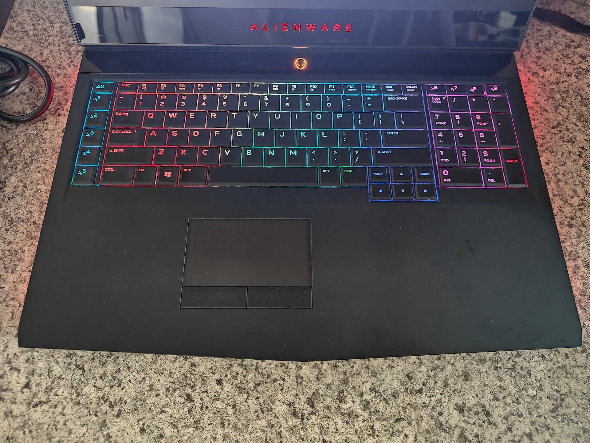 Ноутбук Alienware 17 R5 17" 8750H 16GB 500 SSD GTX 1070 8GB свіжа АКБ