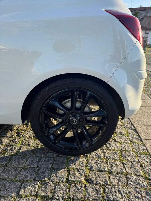 Opel Corsa Black Edition