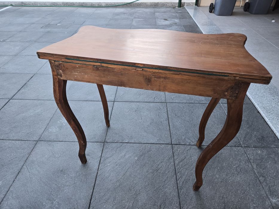 Mesa de jogo dobrável