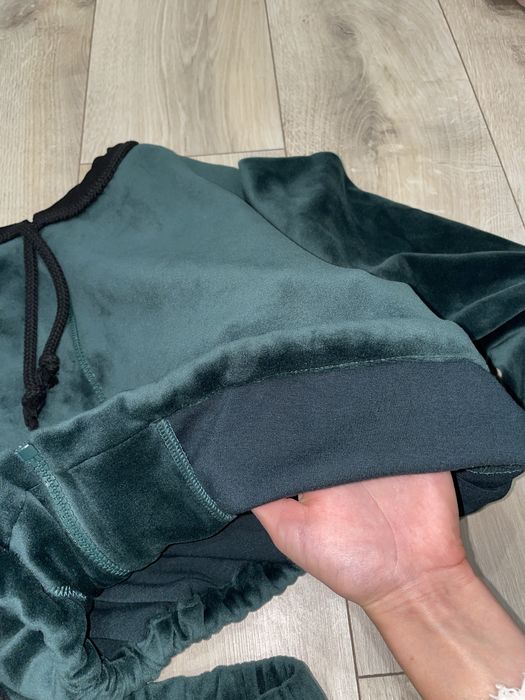 велюровий костюм ізумрудного кольору