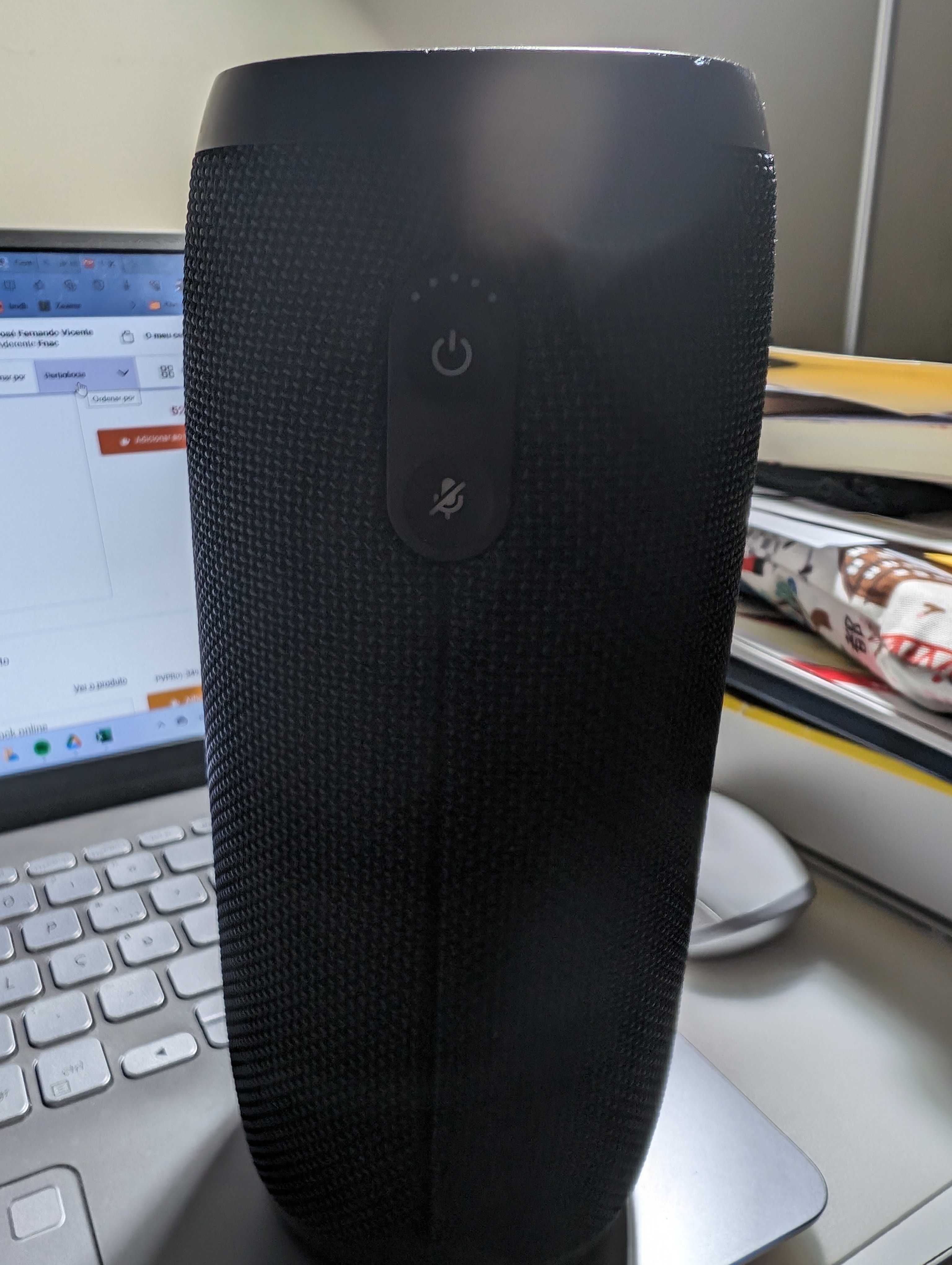 Coluna JBL com assistente google integrado