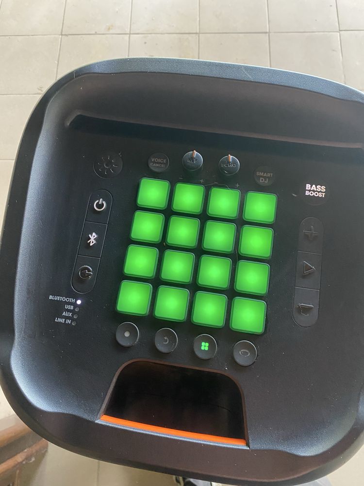 Продам Колонка JBL1000Bass