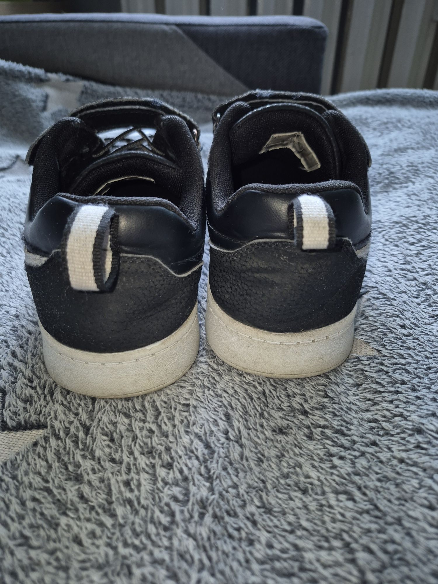 Buty sportowe Vty na rzep r 40 wkł 26 cm