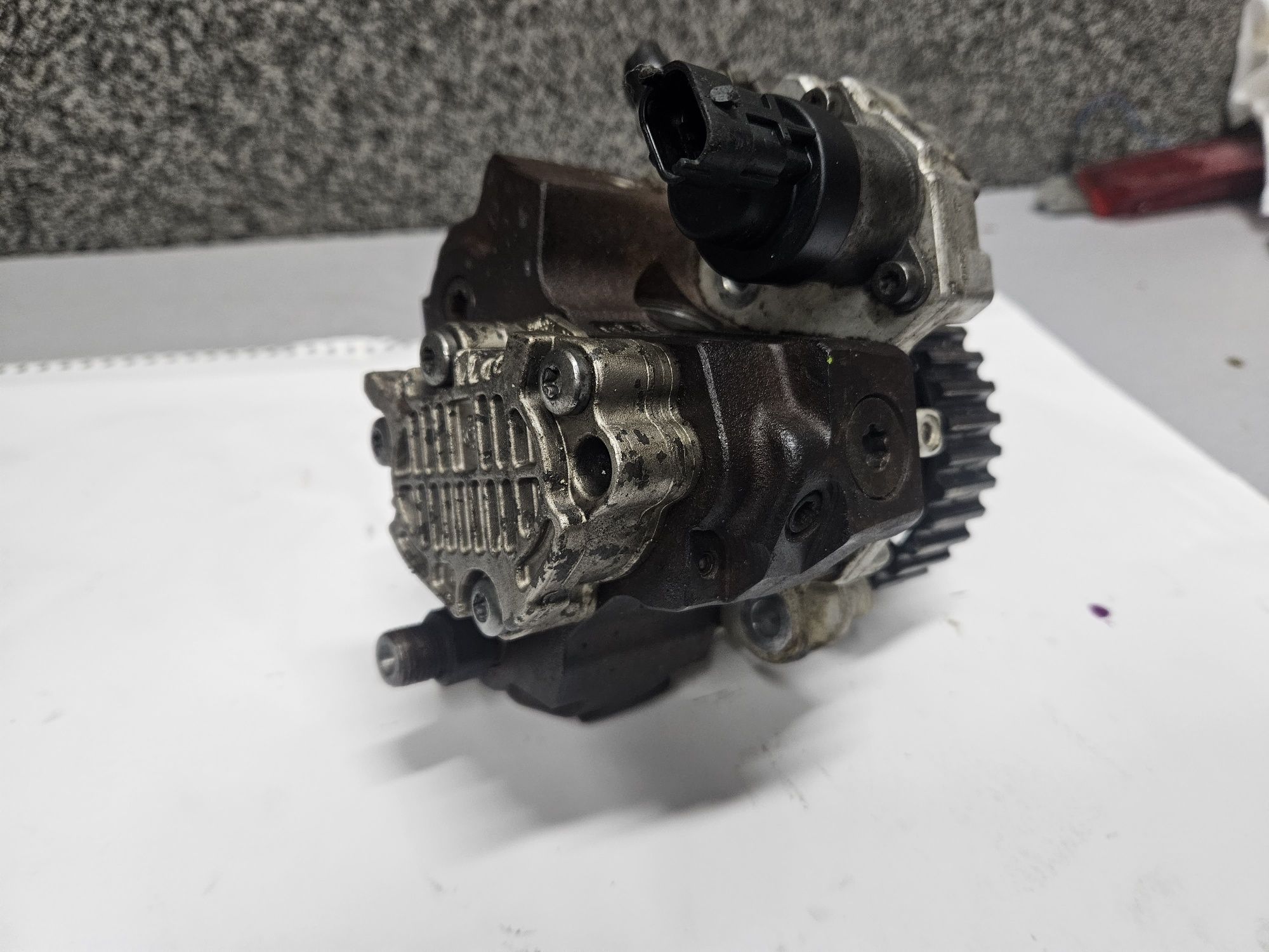 Pompa wtryskowa Opel 1.7 cdti Bosch
