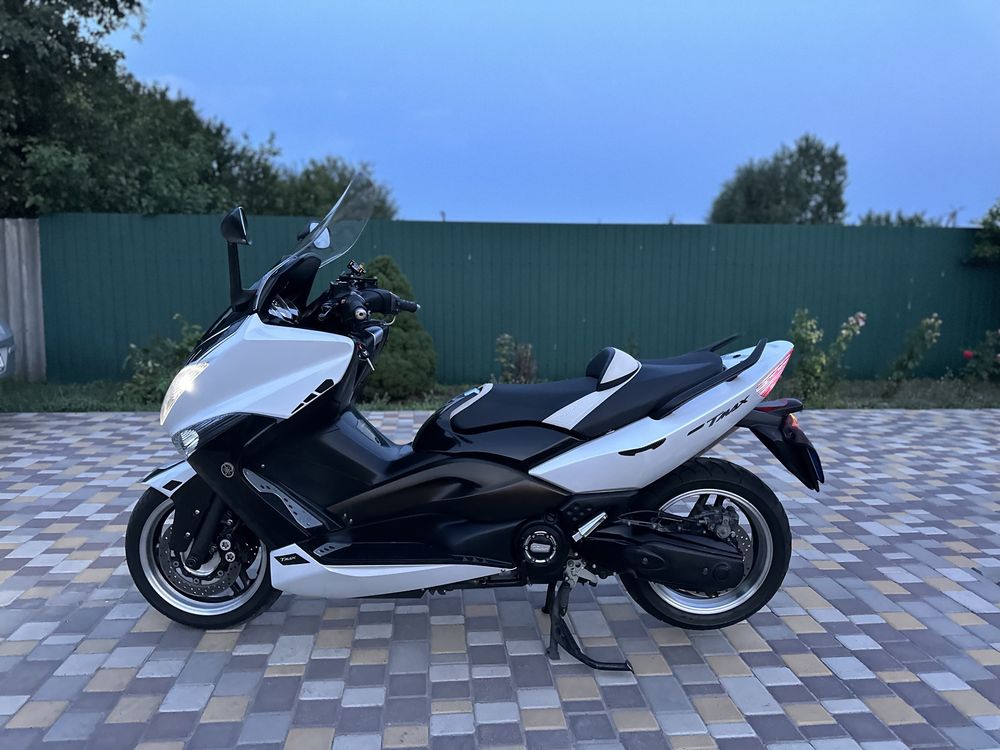 Yamaha T-MAX ювілейна версія.