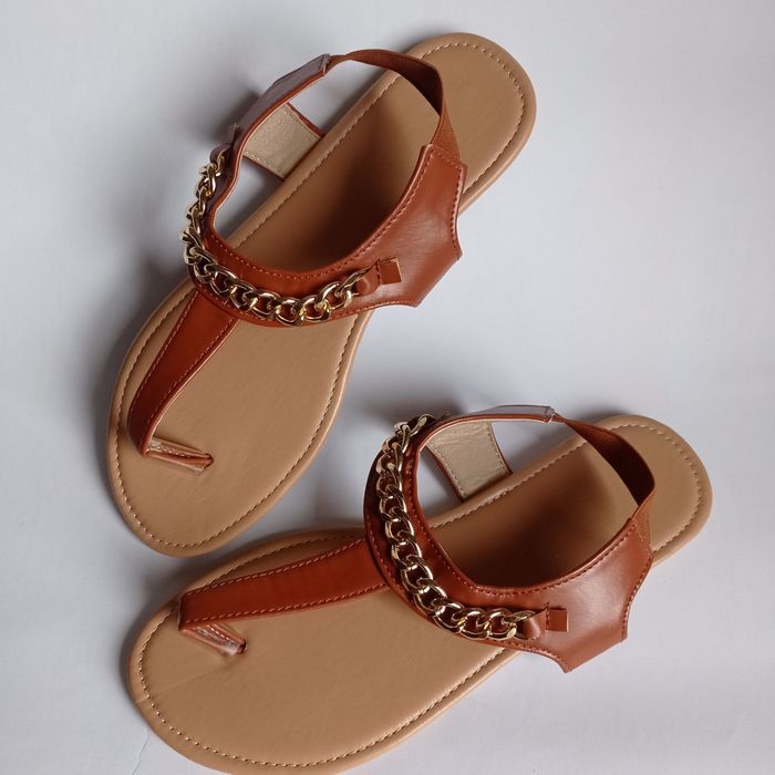 Босоніжки/сандалі жіночі на резинці