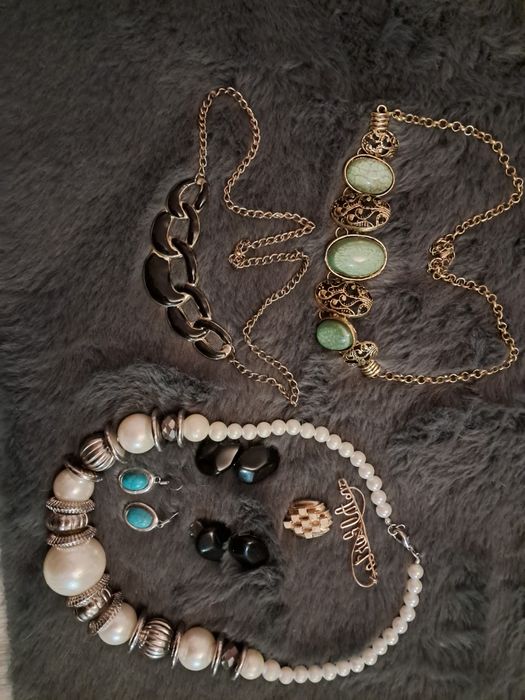 Bizuteria 3 wisiorki i kllczyki