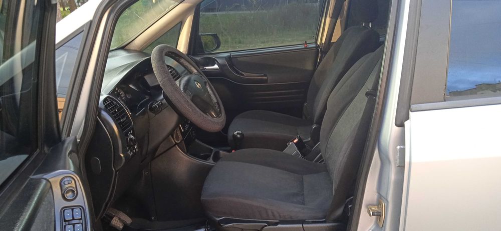 Мінівен Opel Zafira 2.00 л дизель 7 місць,
