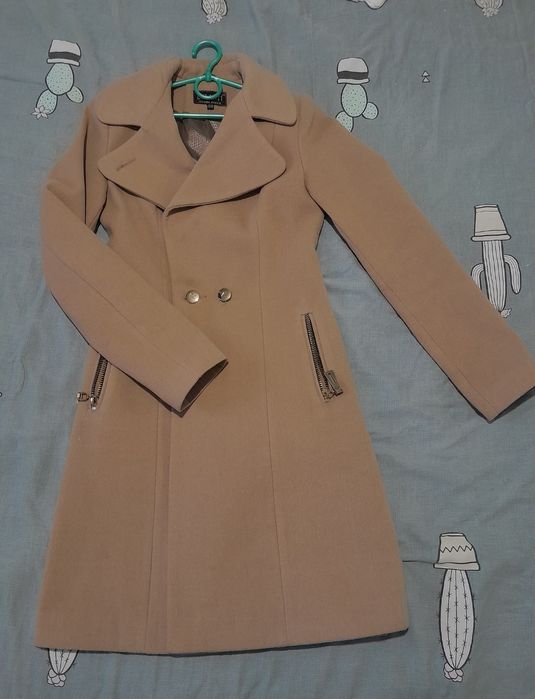 Жіноче пальто 42 р.