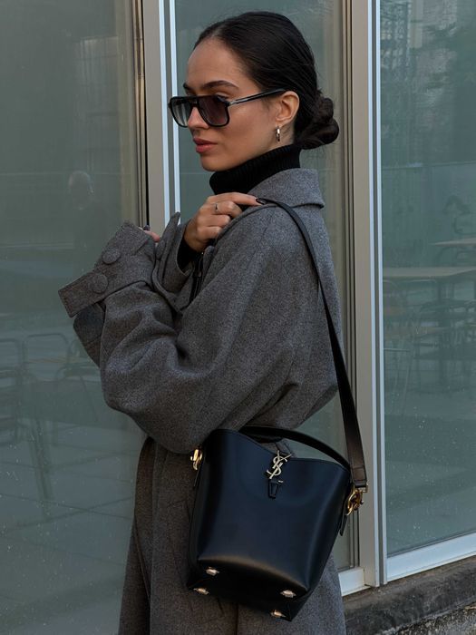 Жіноча Сумка Saint Laurent Medium Le 37 Shiny Leather Bucket Bag Black