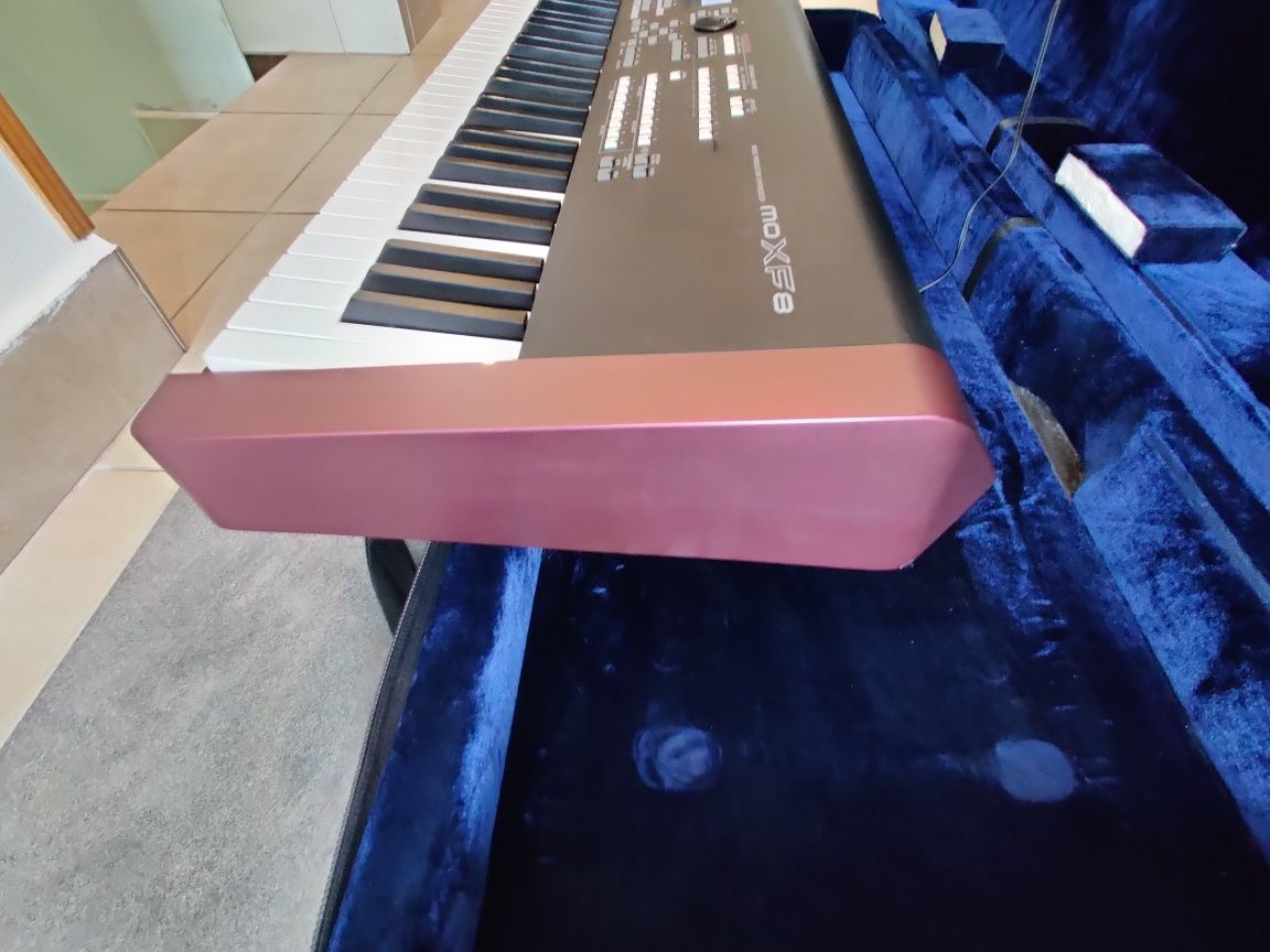 Syntezator Yamaha moxf8