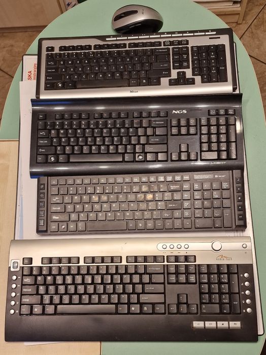 Klawiatury 4 sztuki