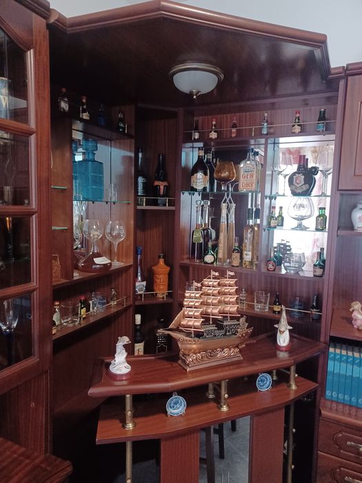 Móvel bar de canto mogno - FAÇA A SUA OFERTA