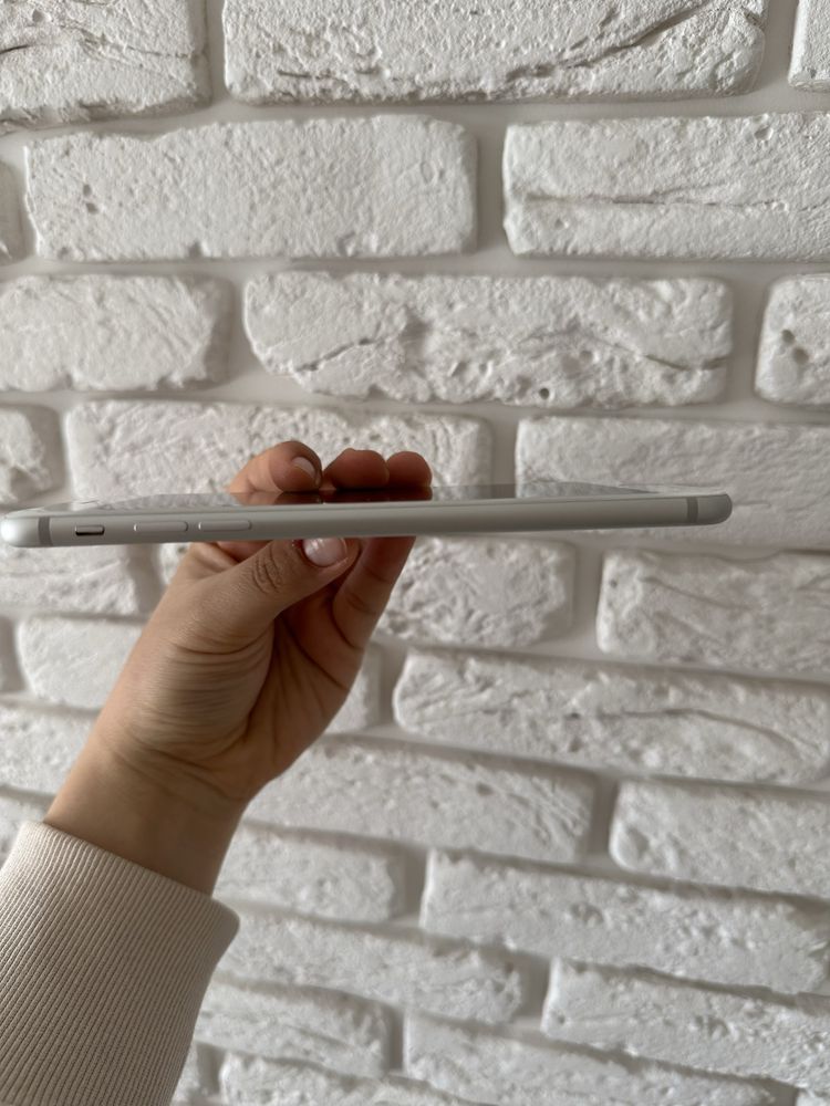 Продам Iphone 7 plus