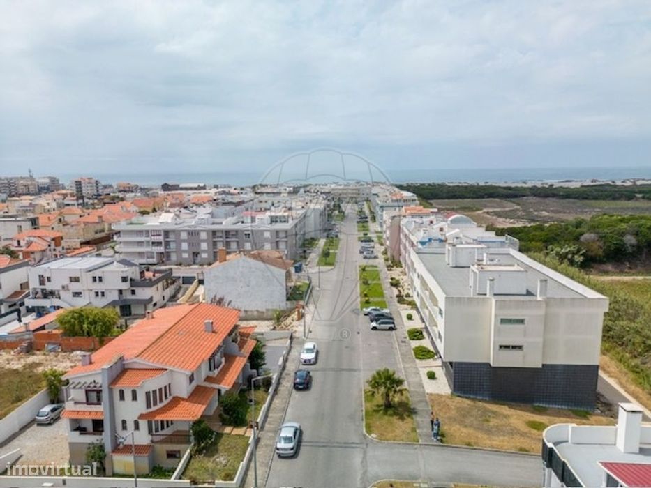 Moradia T4 para arrendamento