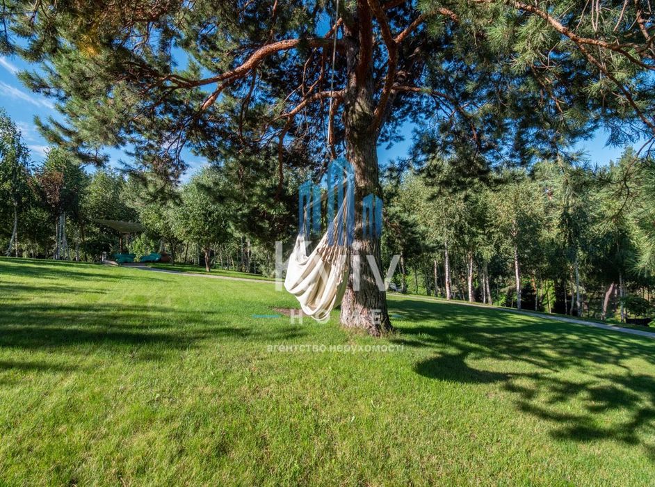 Єлітна Садиба з Сауною та Гостьовим Будинком