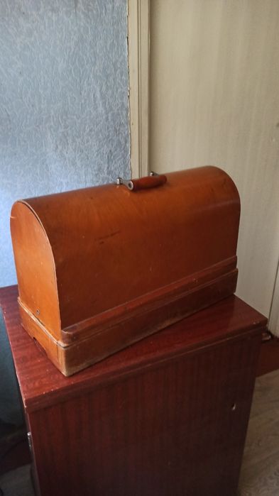 Швейна машинка настільна імені Калініна