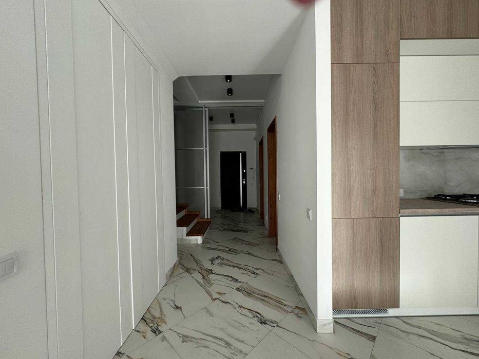 Продаж котеджу с.Малехів з сучасним ремонтом