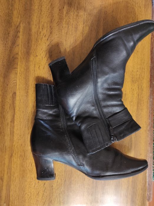 Женские кожаные полусапожки