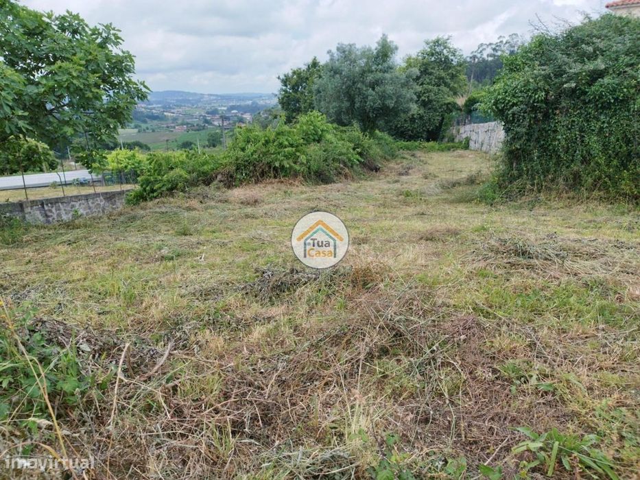 Venda de Moradia (em estado de ruína) em Jesufrei, Famalicão, com a ár