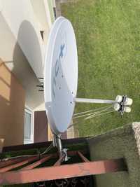 Antena satelitarna z dwoma konwerterami