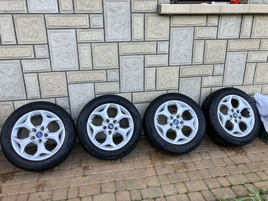 Kola aluminiowe 16 cali do forda  z oponami letnimi 205 55r16