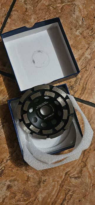 Diamentowa tarcza do szlifowania betonu