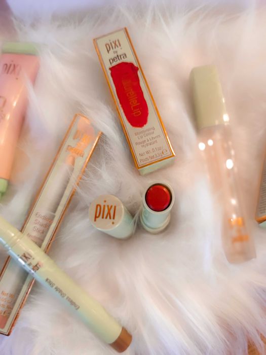 Zestaw prezentowy Pixi Beauty, kuferek z kosmetykami