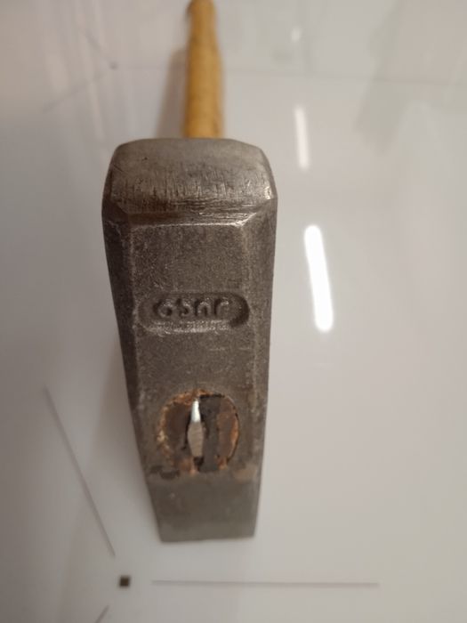 Młotek ślusarski 500gram