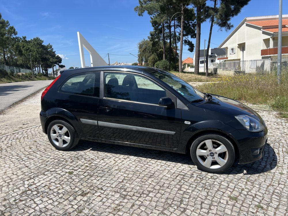 Ford Fiesta 1.2 - Financiamento