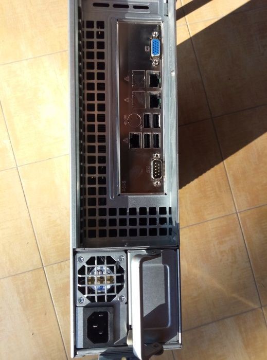 Сервер Supermicro SYS-6027R-72F