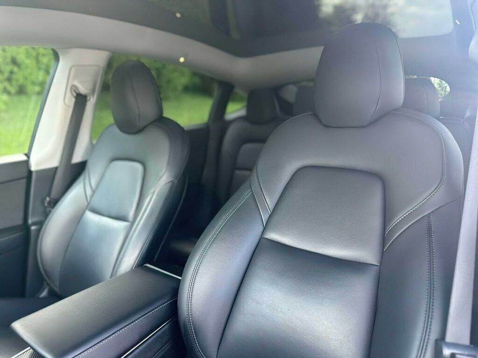 Tesla Model Y Long Range      2020