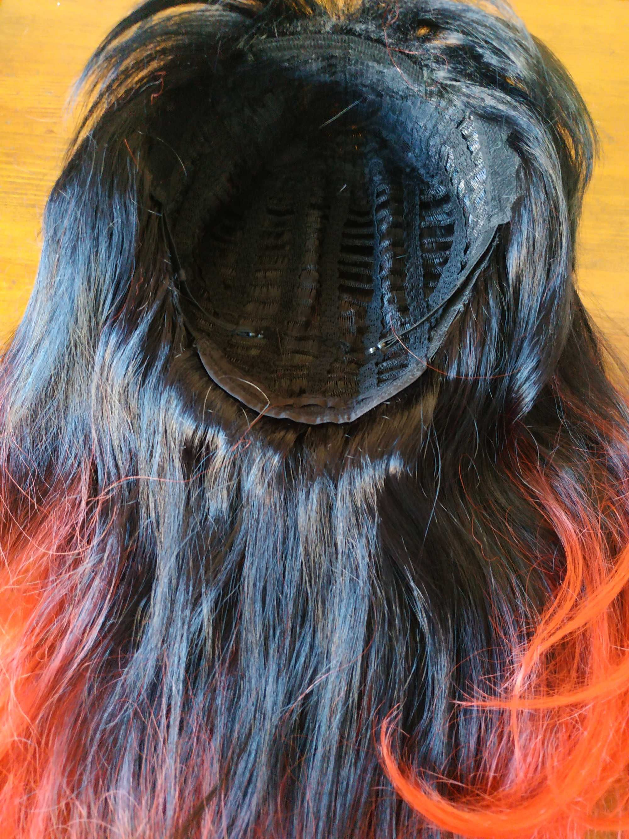 Чудова червоно-чорна густа,матова перука омбре довгі локони з чубчиком