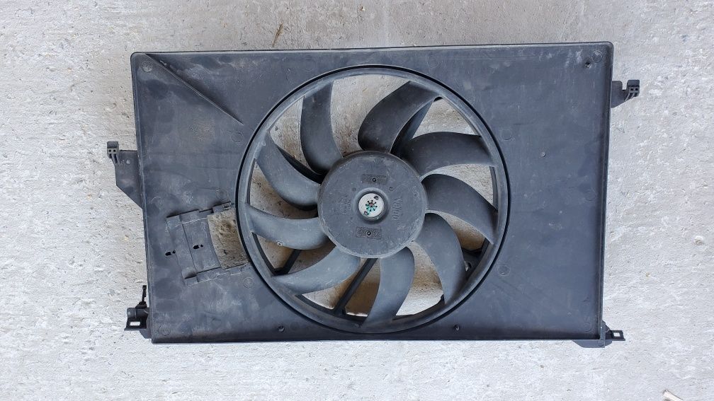 Вентилятор радиатора охлаждения Opel Vectra C, Signum. оригинал б.у.