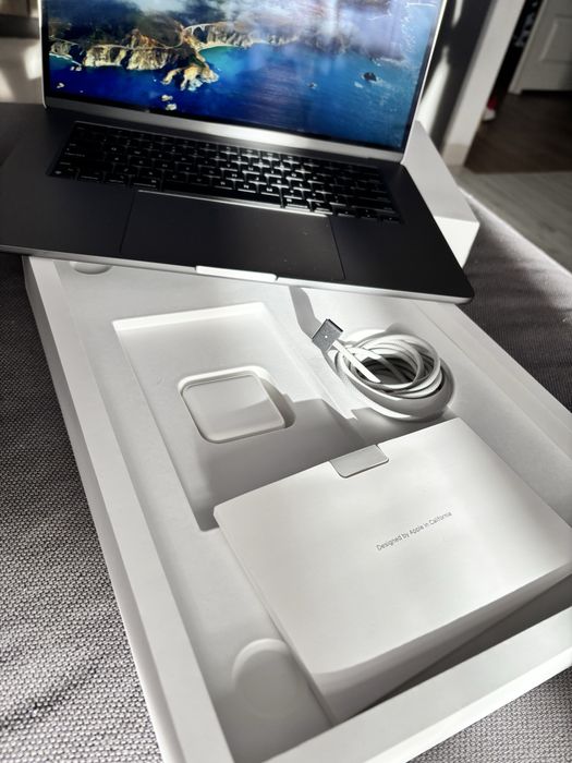 15 cali Laptop Apple Macbook Air 15,3” M2 8GB SSD 256GB