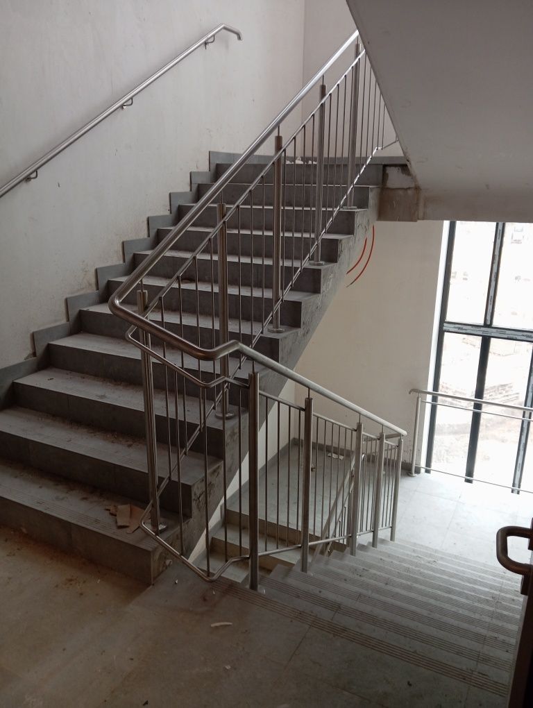 Balustrada barierka nierdzewna balkon francuska zabezpieczenie inox