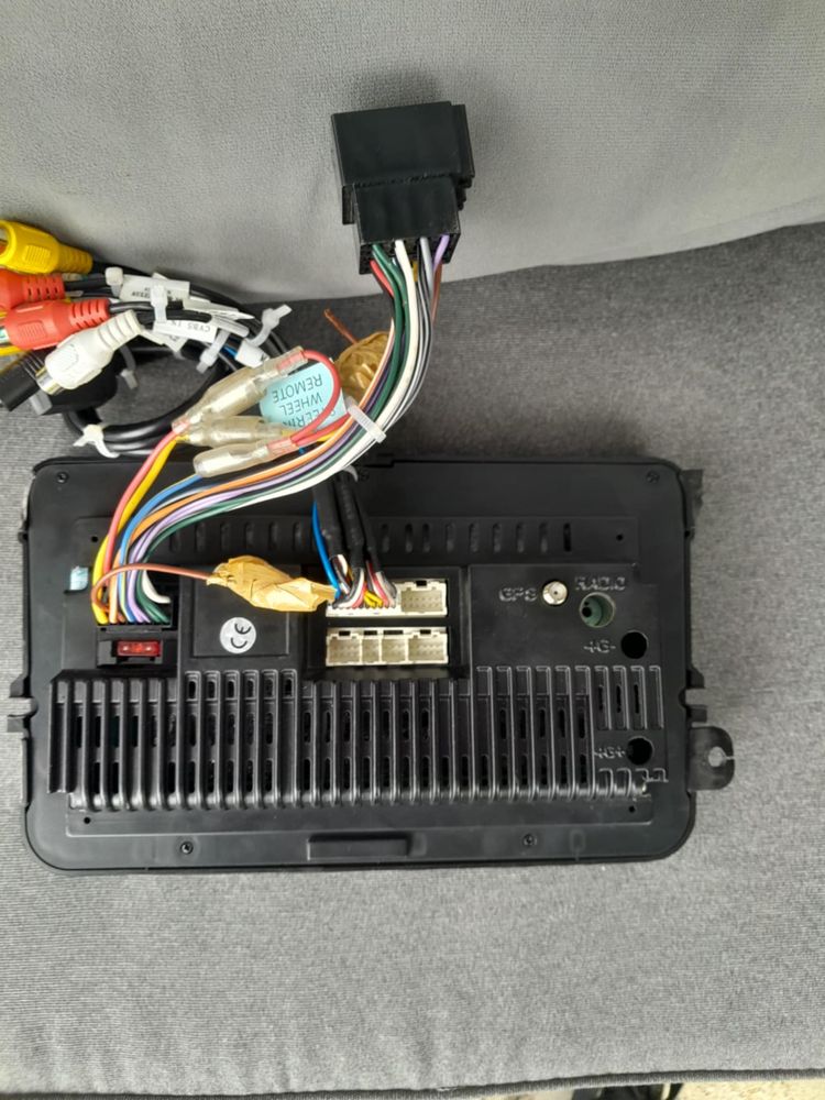 W tytule radio 2 DIN android bluetooth